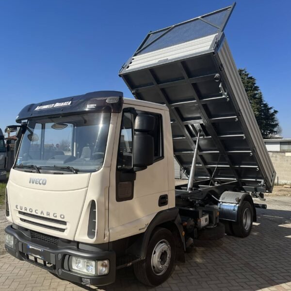 Iveco Eurocargo 75E18 ribaltabile trilaterale